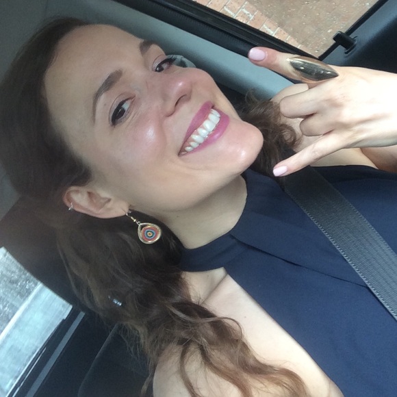 Meet your Posher, Lisa - Picture 2 of 4